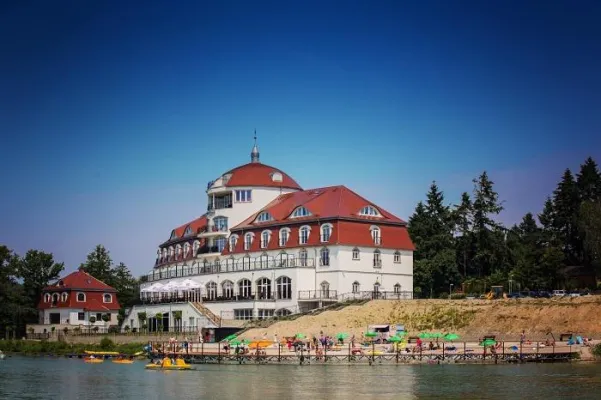 Bild: Wellnessurlaub in Polen: Idyllisches 4-Sterne-Wellnesshotel Woinski am Lübbens-See zum Wohlfühlen