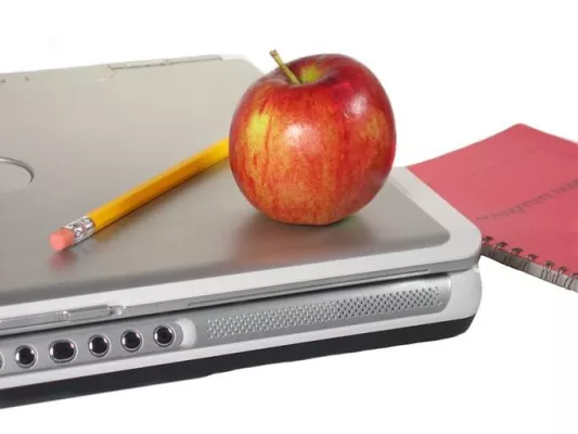 Bild: Endlich Ferien! Nach Zeugnis im 2. Projektjahr