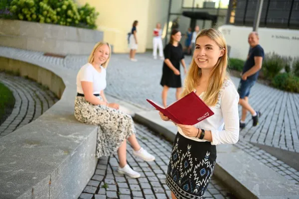 Bild: Gütesiegel belegt hohe Qualität der Akademie Schloss Liebenau