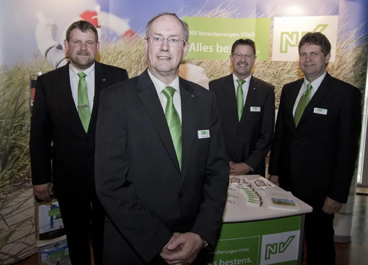Die NV-Vorstände Holger Keck, Johann Cremer, Arend Arends mit Aufsichtsratschef Dr. Frank Lühring.