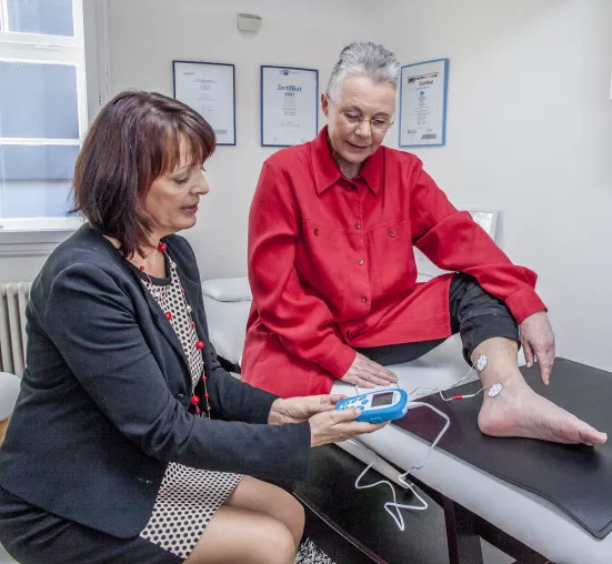 Bild: Innovative Tibialis-Therapie im Kompetenzzentrum für Inkontinenz in Mosbach