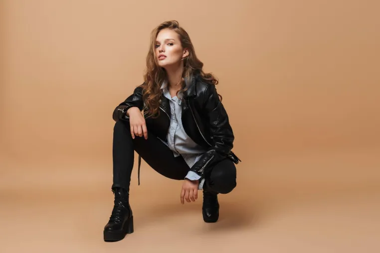 Stylische Damenstiefel in Größe 43 bei schuhplus in Kaltenkirchen Bild: Stylische Damenstiefel in Größe 43 bei schuhplus in Kaltenkirchen