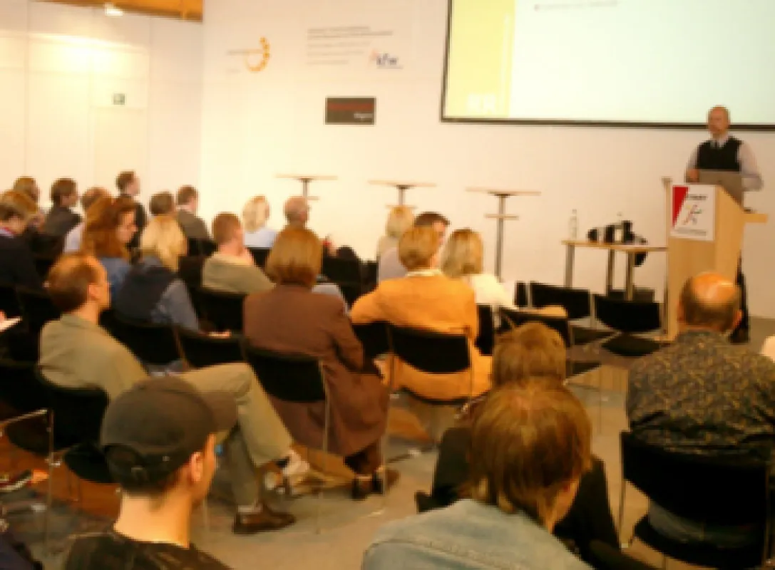 START 2005, Messe Essen, 22.10.2005 von 14-15 Uhr, Messebrücke