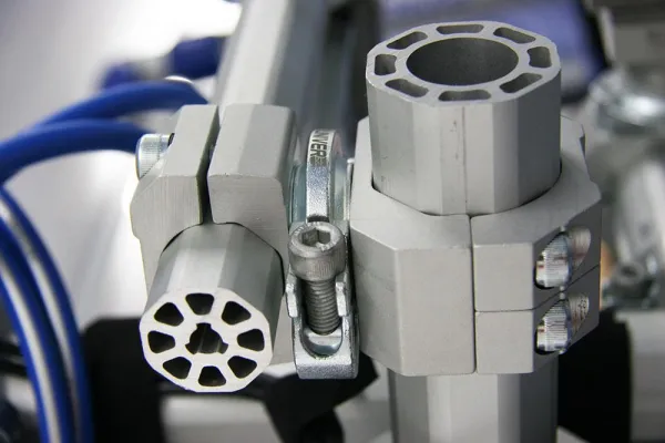 Flexibles Greifersystem für Industrie und Automobilbau Bild: Flexibles Greifersystem für Industrie und Automobilbau