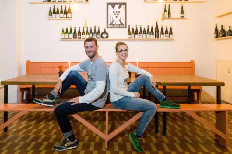 Bild: Die ersten 100 Tage sind schon voll: Weinzentrale Dresden blickt zurück