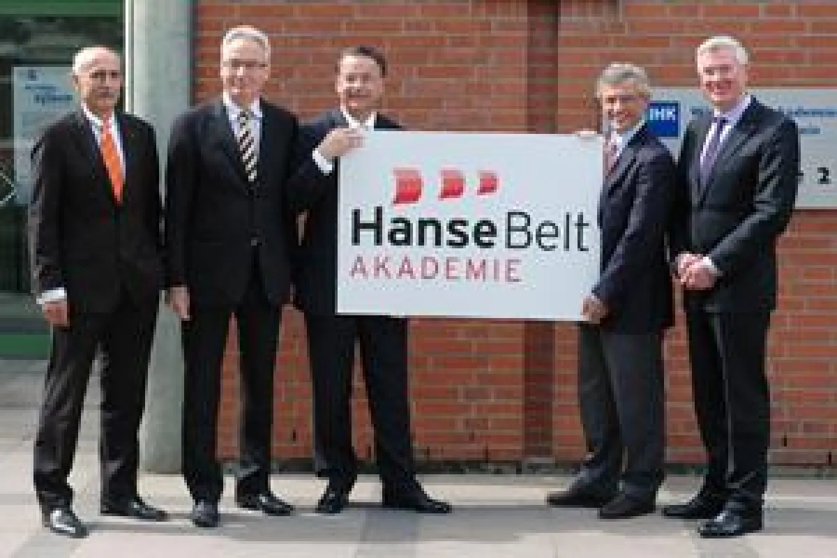 (v.l.n.r.): Eröffneten die HanseBelt Akademie offiziell in Lübeck: Matthias Schulz-Kleinfeldt, Prof. Dr. Bernd Rohwer, Dr. Detlef Reeker, Christoph Andreas Leicht und Hans-Christian Nahnsen.