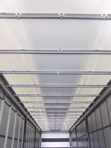 Bild: Kögel präsentiert Dachenteisungssystem