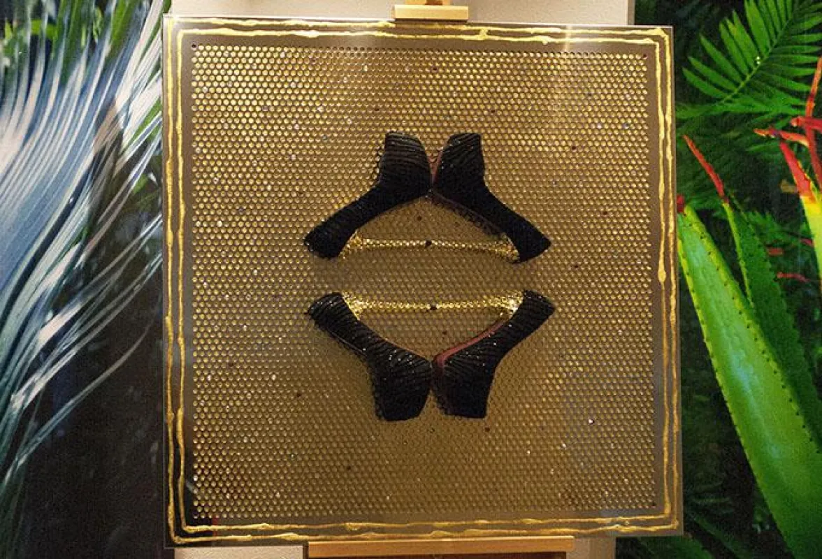 GOLDEN MIRROR