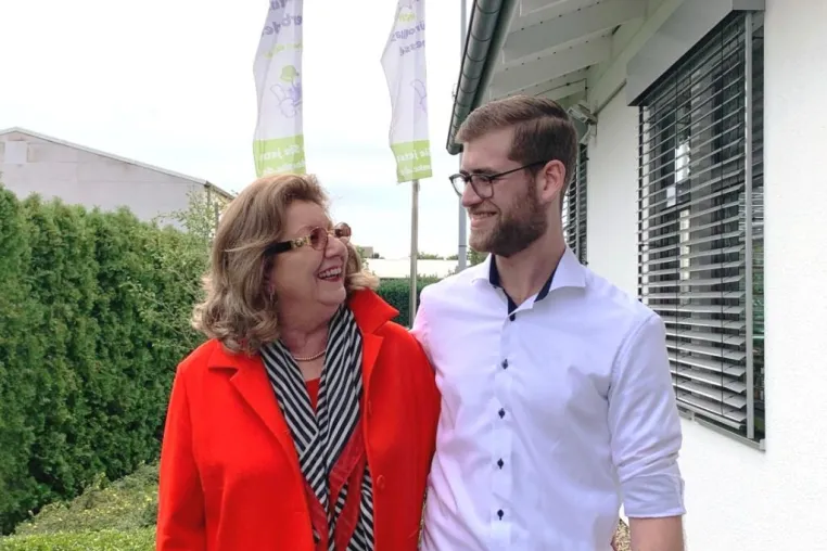 Auszubildender von Bürobedarf BBV-Domke erreicht Bestnote Bild: Auszubildender von Bürobedarf BBV-Domke erreicht Bestnote