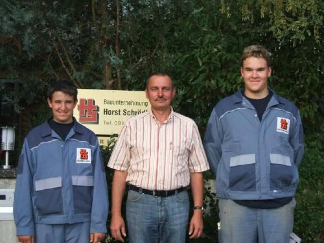 Die Ausbildung im Unternehmen von Horst Schrödl (Mitte) ist längst Tradition