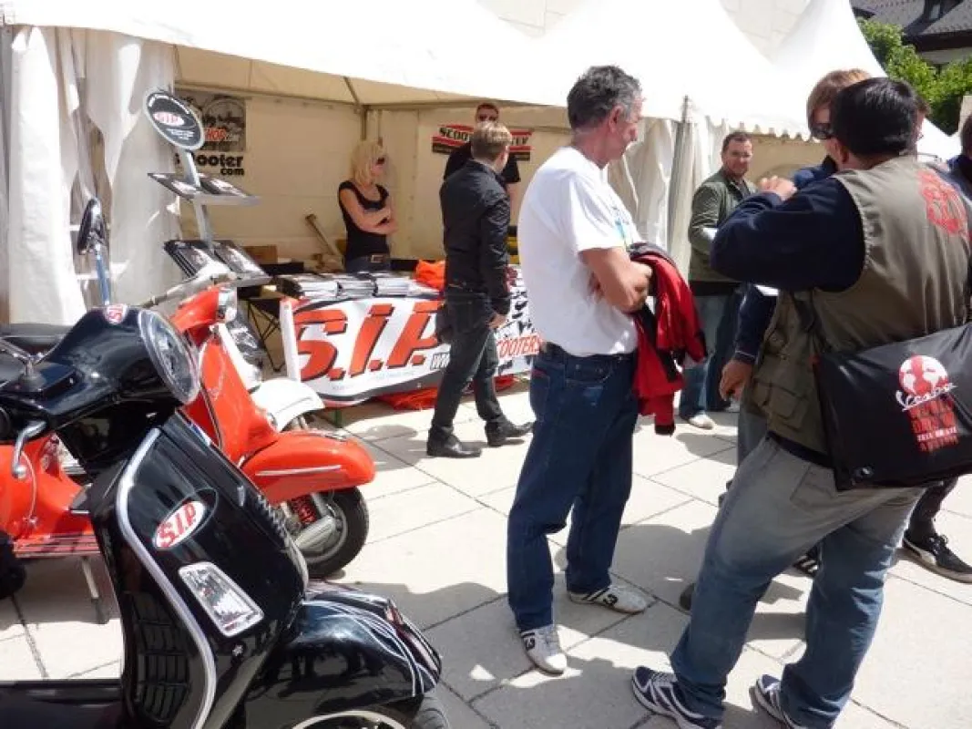 SIP Scootershop auf den Vespa World Days 2009 in Zell am See, Austria
