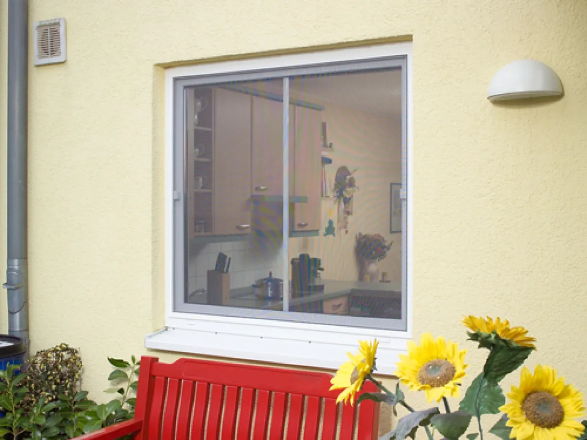 TEOFIX eingebaut am Küchenfenster