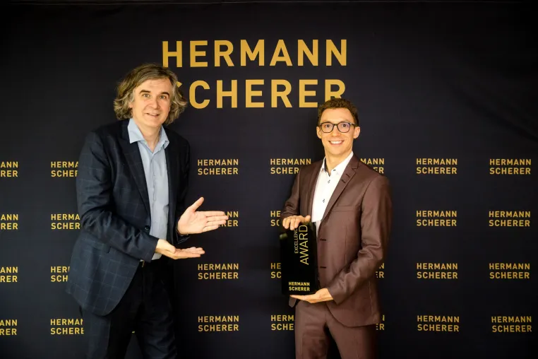 Bild: Neuer Weltrekord und Auszeichnungen für die besten Redner - Carsten Koch aus Bremen erhält Excellence Award 
