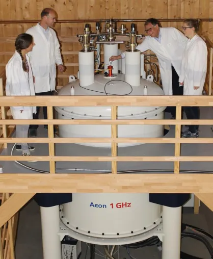 Bild: Weltweit Spitze: Forschung für neue Arzneien im Gigahertz-Magnetfeld an der Universität Bayreuth