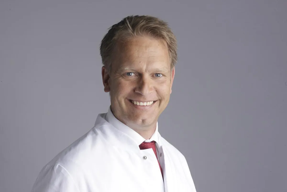 Dr. Hinrik Dotzer Chefarzt Sportmedizin der HELIOS Ostseeklinik Damp
