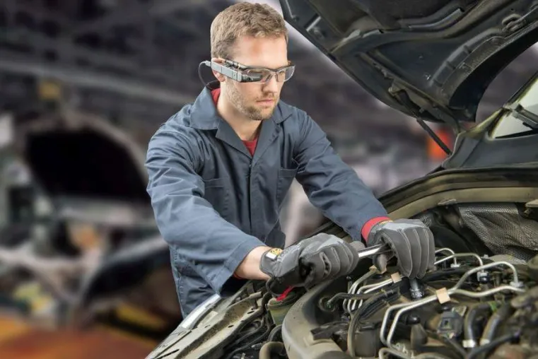 Fernwartung statt Reisen: dynabook bietet mit der Remote Assist-Lösung dynaEdge ortsunabhängigen Support Bild: Fernwartung statt Reisen: dynabook bietet mit der Remote Assist-Lösung dynaEdge ortsunabhängigen Support
