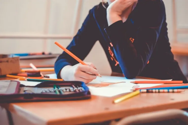 Schulverweigerung verstehen: Ursachen und Lösungsansätze für eine bessere Jugendförderung Bild: Schulverweigerung verstehen: Ursachen und Lösungsansätze für eine bessere Jugendförderung