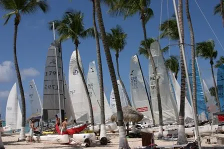 Kat-Fans setzen Segel auf Aruba: 17. Internationale Heineken Katamaran Regatta vom 8. bis 16. November Bild: Kat-Fans setzen Segel auf Aruba: 17. Internationale Heineken Katamaran Regatta vom 8. bis 16. November