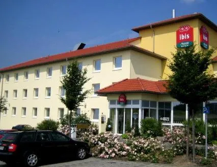 Parken am Flughafen. Ibis Hotel Köln Gremberghoven. Bild: Parken am Flughafen. Ibis Hotel Köln Gremberghoven.