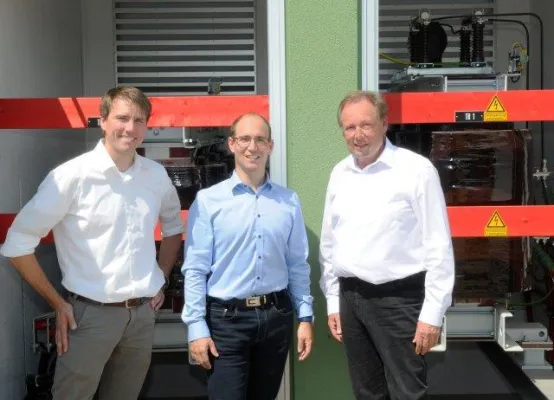 Bild: Größter Mittelspannungslängsregler der Welt in Betrieb genommen