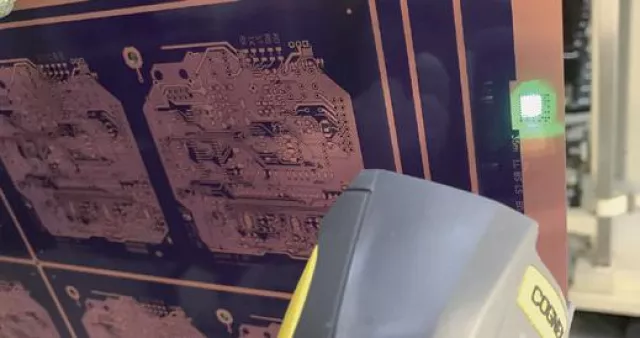 Bild: Prototypentechnik bei Leiterplatten fordert Aktualitaet