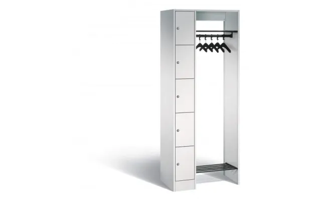 Bild: Personalgarderobe für Discountmärke