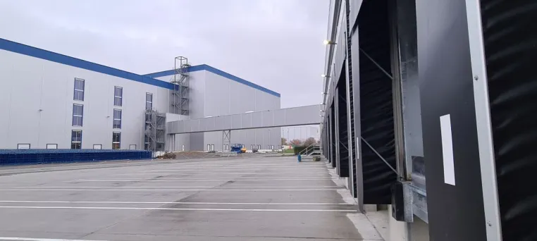 Neues Tiefkühllager am EDEKA Nord Logistik-Standort Zarrentin nimmt Betrieb auf Bild: Neues Tiefkühllager am EDEKA Nord Logistik-Standort Zarrentin nimmt Betrieb auf