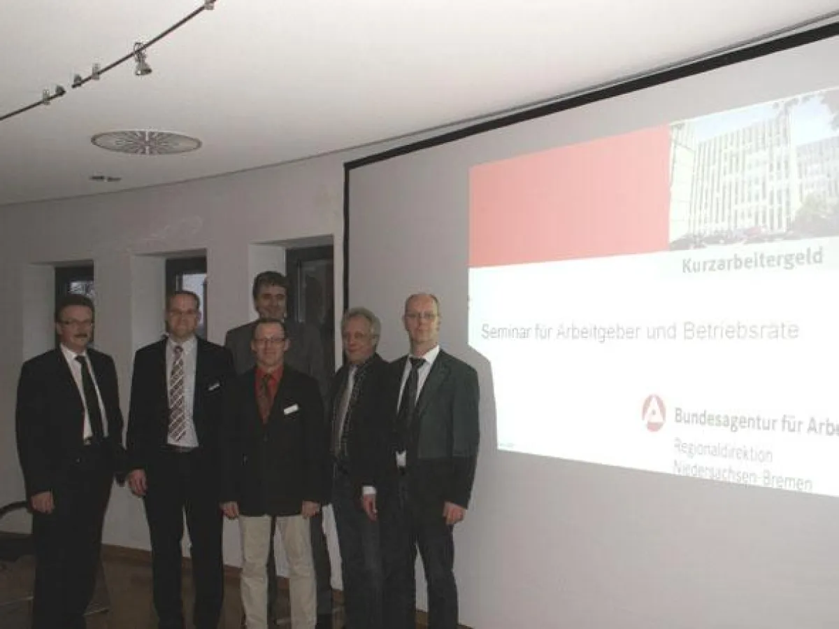 „Kurzarbeit und Qualifizierung statt Entlassungen“ war das Thema einer Veranstaltung des Wirtschaftsverbandes in Zusammenarbeit mit der Arbeitsagentur.