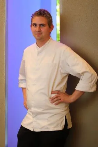 Mit scharfen Messern beim Bocuse d’Or: Marvin Böhm bringt Deutschland in die Top 20 Bild: Mit scharfen Messern beim Bocuse d’Or: Marvin Böhm bringt Deutschland in die Top 20