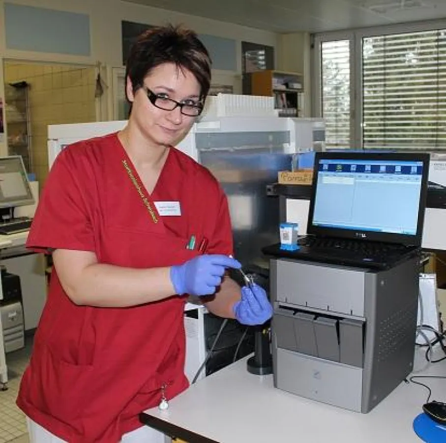 Der MRSA-Schnelltest wird im Zentralen Untersuchungsbereich eingesetzt