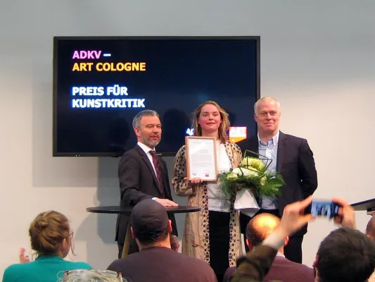Bild: Öffentliche Ausschreibung zum ADKV-ART COLOGNE Preis für Kunstkritik 2020