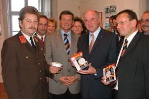 Nun auch Landeshauptmann Dr. Erwin Pröll durch Rauchmelder bestens geschützt Bild: Nun auch Landeshauptmann Dr. Erwin Pröll durch Rauchmelder bestens geschützt