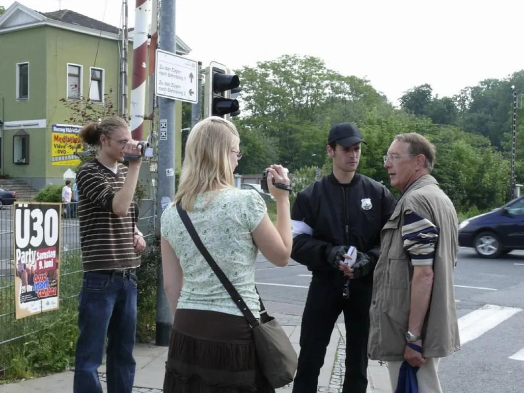 JuLis in Aktion: Günter Dusch, Christina Jungkurth, Pierre Balder und Robert Croneberg (Passant)