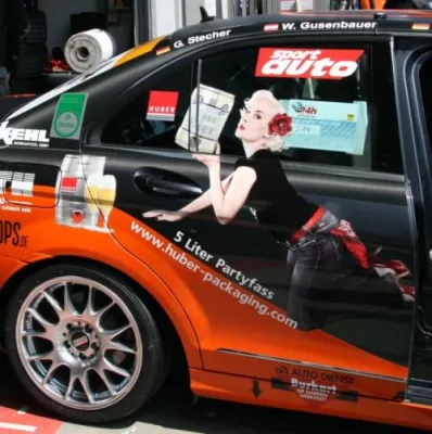 Erfolg beim 24-Stunden-Rennen auf dem Nürburgring Bild: Erfolg beim 24-Stunden-Rennen auf dem Nürburgring