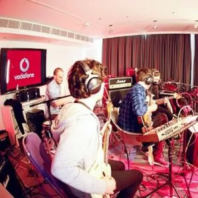 Bild: TLGG: Tweetlied gewinnt beim DMMA Onlinestar 2011