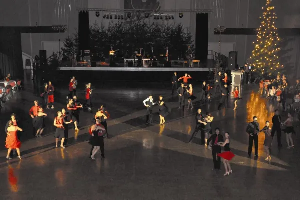 Bild: ADTV Tanzschule TenDance feiert furioses 10-jähriges Jubiläum mit Jubiläumsgalaball