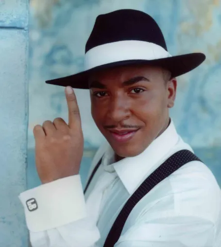 Bild: Mambo-König Lou Bega tanzt auf dem Chrysanthemenball 2009