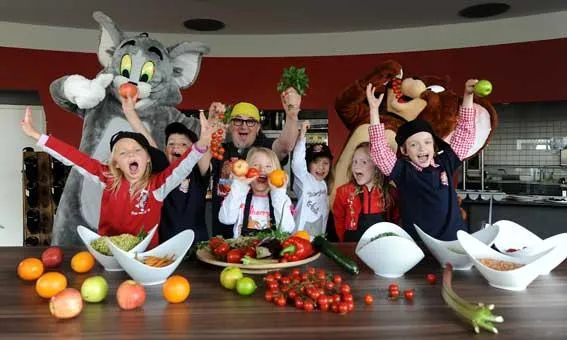 Bild: Stefan Marquard und Tom & Jerry erobern REWE Family – Das Sommerfest