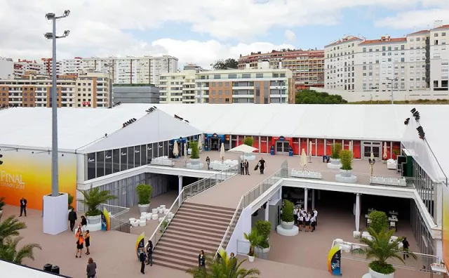 Bild: RÖDER Gruppe stattete das UEFA Champions League Finale mit einer beeindruckenden Zeltlandschaft aus