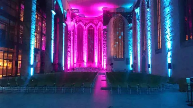 Bild: MVGM installiert ROBE Robin ParFect 100 in der Johanniskirche Magdeburg