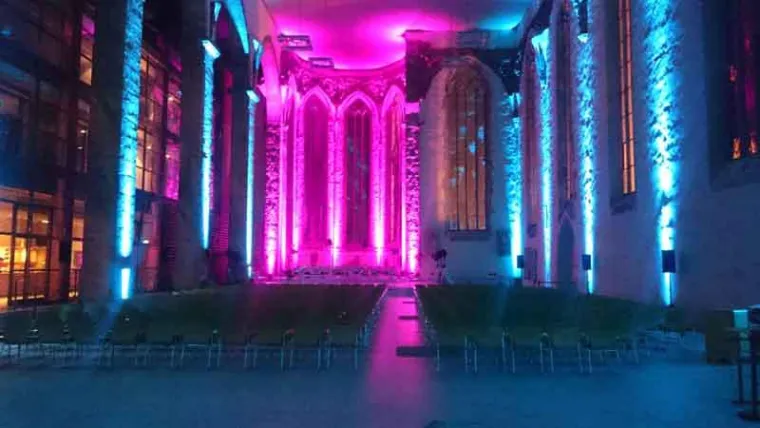Bild: MVGM installiert ROBE Robin ParFect 100 in der Johanniskirche Magdeburg