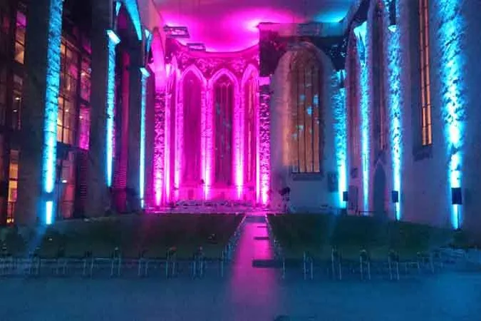 MVGM installiert ROBE Robin ParFect 100 in der Johanniskirche Magdeburg Bild: MVGM installiert ROBE Robin ParFect 100 in der Johanniskirche Magdeburg