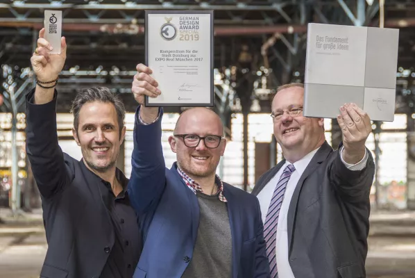 Oberbürgermeister Link gratuliert Oberhausener Werbeagentur „h2m“ zum German Design Award Bild: Oberbürgermeister Link gratuliert Oberhausener Werbeagentur „h2m“ zum German Design Award