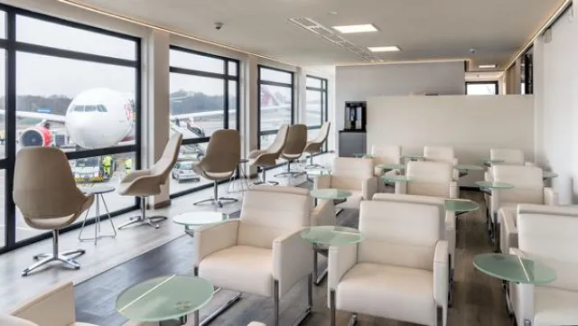 Bild: Cramo Adapteo errichtet neue Lounge am Airport Berlin-Tegel
