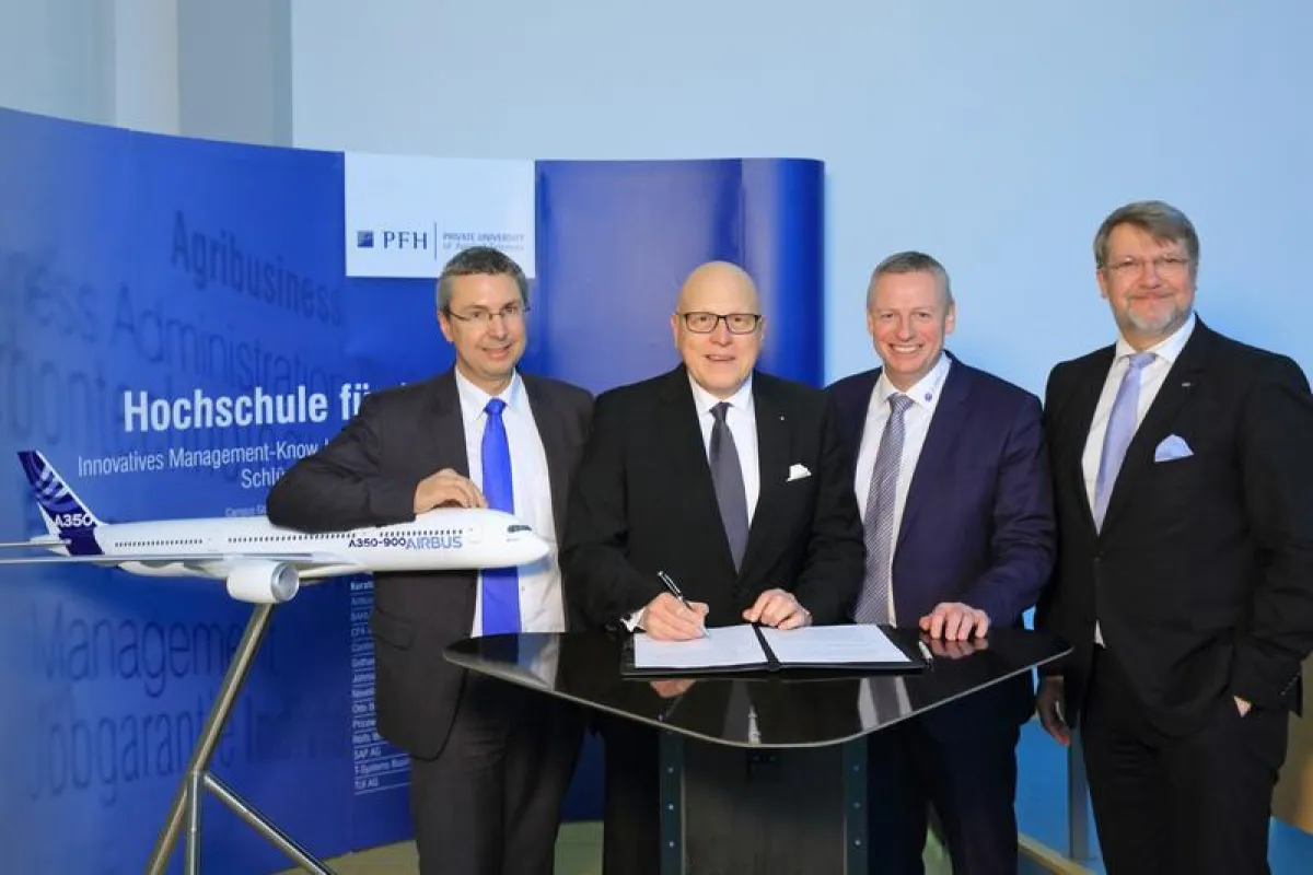 Die Kooperation erneuert: Gunnar Groß (Airbus), Prof. Dr. Bernt R. A. Sierke (PFH), Kai Arndt (Airbus) und Prof. Dr. Frank Albe (PFH) (Foto:Airbus)