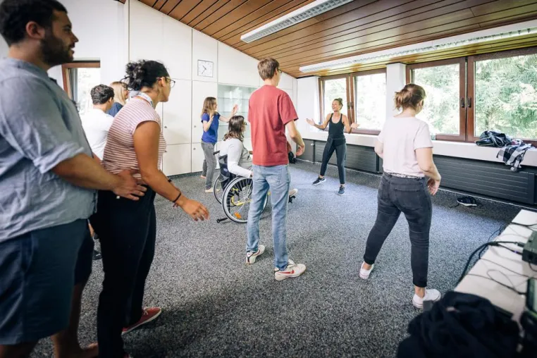 Mit Musik und Bewegung Grenzen testen Bild: Mit Musik und Bewegung Grenzen testen