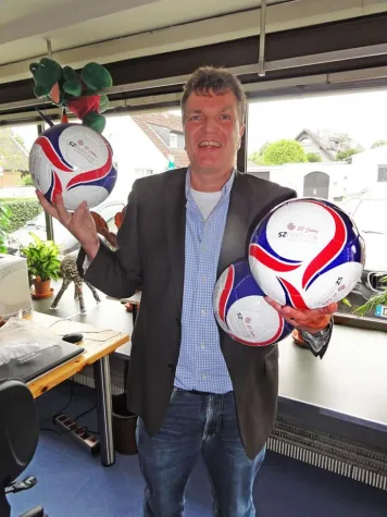 Bild: Fußbälle und mehr....