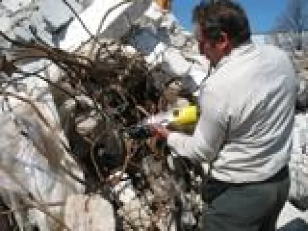 Bewehrungsschneider schützen Brechanlagen vor Blockade Bild: Bewehrungsschneider schützen Brechanlagen vor Blockade