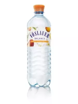 Bild: Vöslauer Balance überrascht mit neuer Sorte - Ab August ist die mediterran-fruchtige Mango-Orange erhältlich
