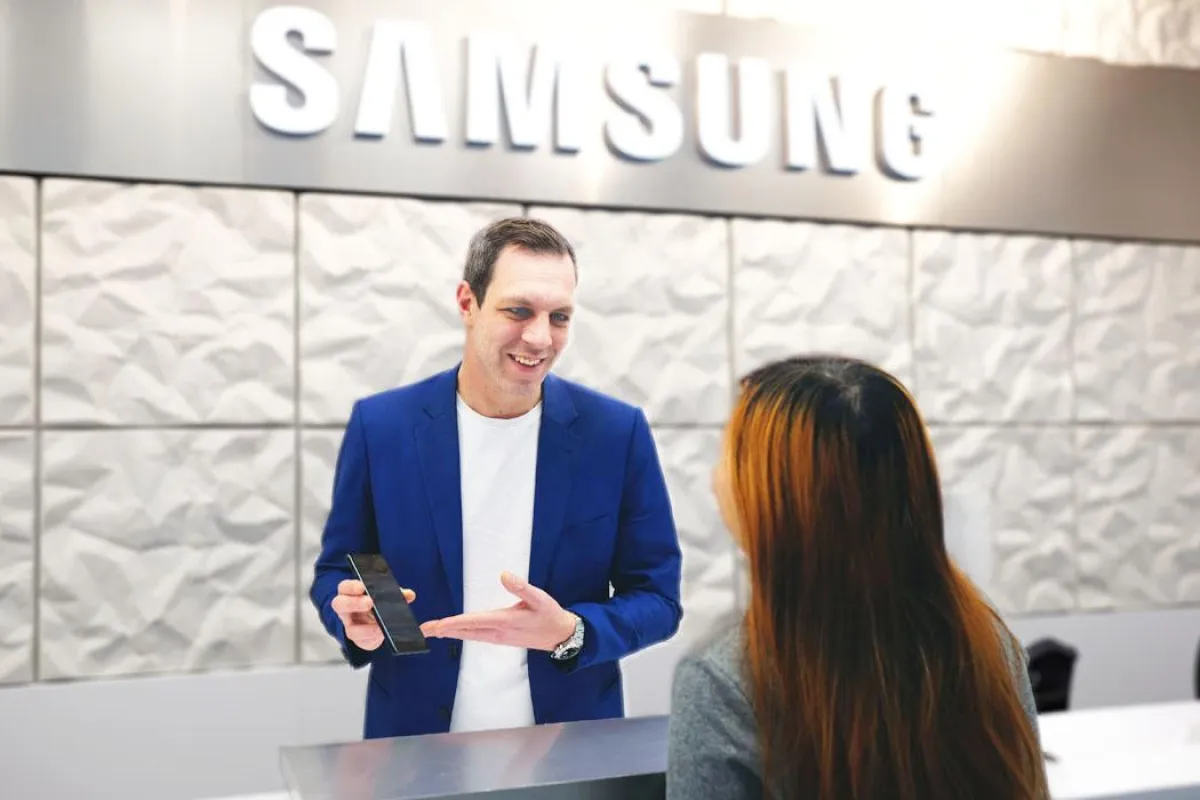 SAMSUNG Customer Service Plaza in München powered by Smartphone Support